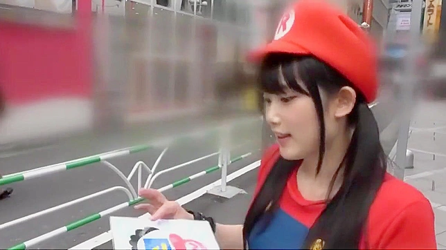 被性感日本马里奥COS魅惑女郎疯狂征服！