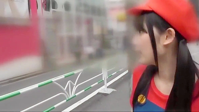 被性感日本马里奥COS魅惑女郎疯狂征服！