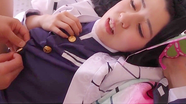 日本美女全身涂抹奶油 – 让你感官沸腾的诱惑体验