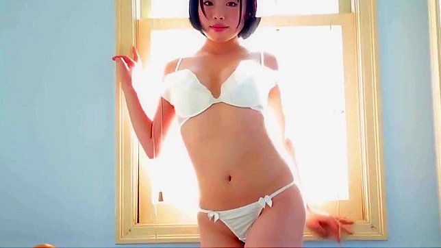 JAV美人爱瑠南的迷人魅力无可抗拒地俘获你的心灵