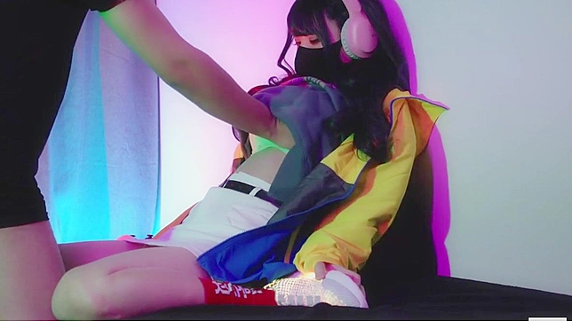 JAV美女用她的变态魅力诱惑你—你会对这个系列上瘾！