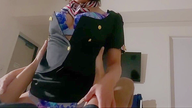 性感空乘人员曝光：飞行外服务揭秘！