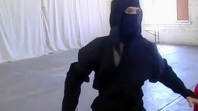 JAV魅力四射的困境！女主角Cihca诱惑难题缠身