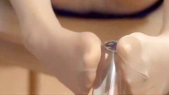 松下さゆみ的女警cosplay —准备迎接火热随车体验！