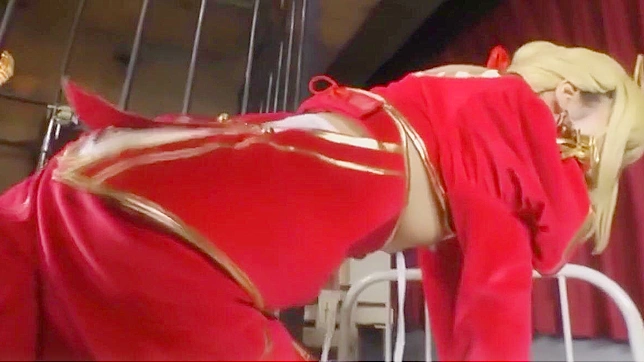 梦中亚洲美人吸吮阴茎后大开双腿享受激烈性爱。