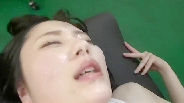 释放欲望！和这位迷人美女的xxx片段一起，看最好的视频吧！