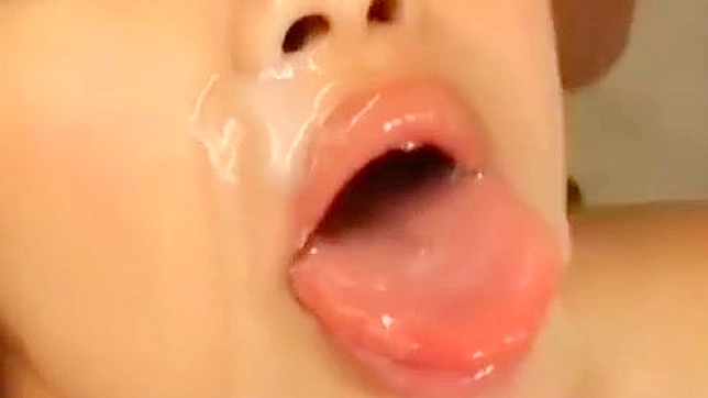 体验丰满胸部的迷人女巫在激情bukkake狂欢！- YummyCams