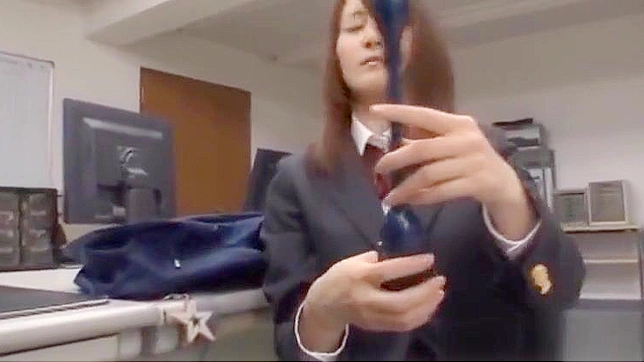 准备好屈服于这些诱人日本女校学生的不可抗拒魅力—仅限成人观看