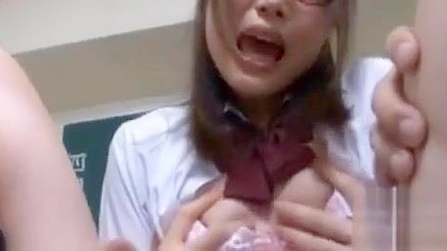 JAV魔女释放天然性感在浓郁的多人射精中！