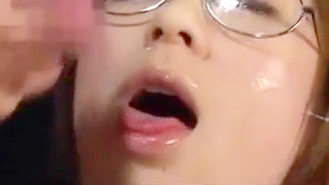 日系女神狂爱眼镜多人射精场景 – 所有JAV爱好者的必看之作！