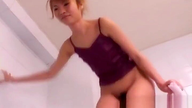 红发的JAV美女用性感跳蛋挑逗第三部~与日本最可爱的爱好一起玩射精游戏！