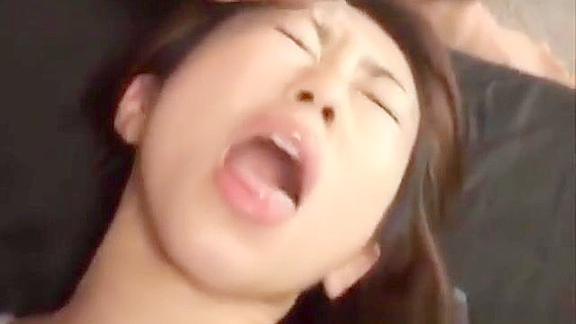 探索这片JAV多人激情戏中的迷人诱惑女郎！
