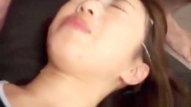 探索这片JAV多人激情戏中的迷人诱惑女郎！