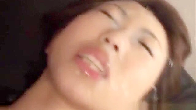 探索这片JAV多人激情戏中的迷人诱惑女郎！
