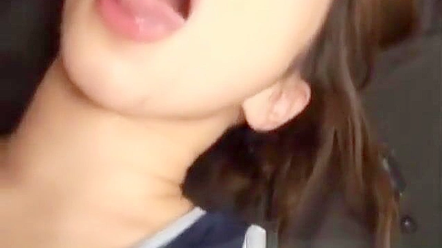 探索这片JAV多人激情戏中的迷人诱惑女郎！