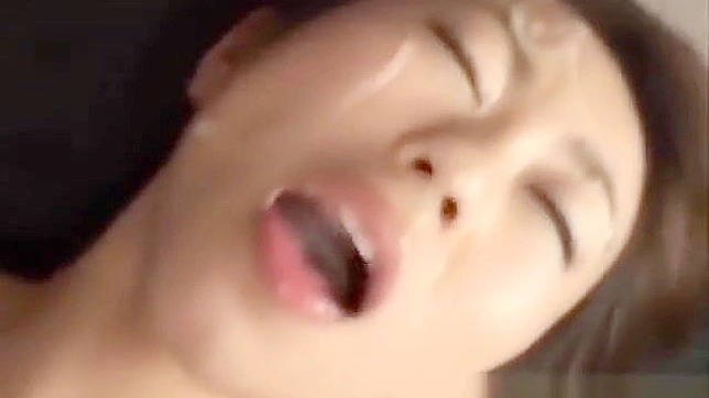 探索这片JAV多人激情戏中的迷人诱惑女郎！