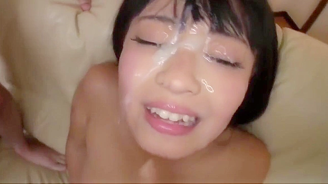 迷失在我们JAV少女群交场景的迷人美丽中！