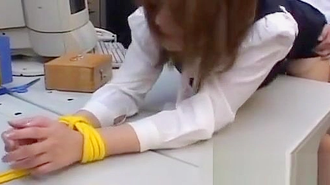 释放欲望：独家日本多人射精场景体验