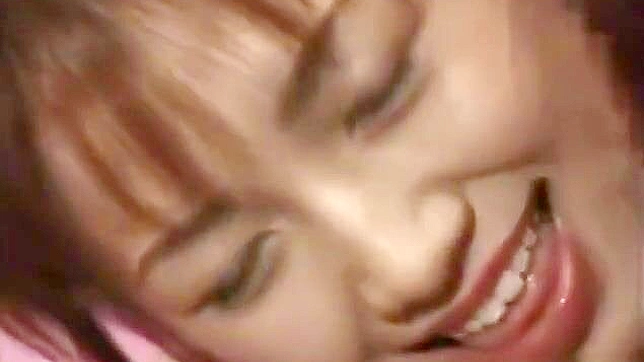 迷失在JAV的感官世界中，这部全长合射视频呈现迷人熟女！