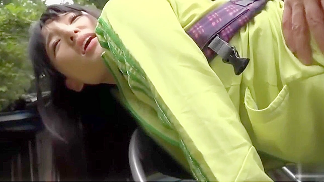 解放你的快感与双人插入体验 – 日本成人片必看！