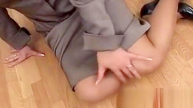 沉浸于日本多人射精的感官魅力中，无删减欢愉等你来！