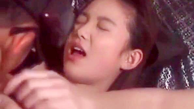 揭露日本色情幻想中Kaori Kirara的性感魅力