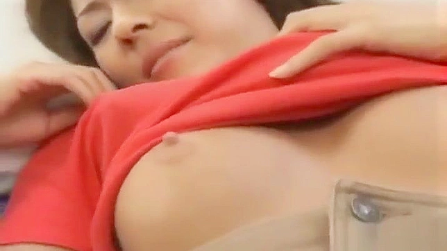 精液爆炸～与丰腴日本美女的专属多人喷射场景