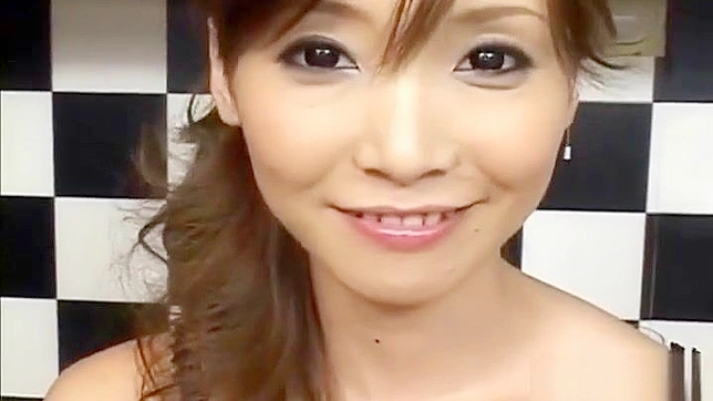 日本美女夏月由依在诱人JAV影片中展现丰腴曲线！