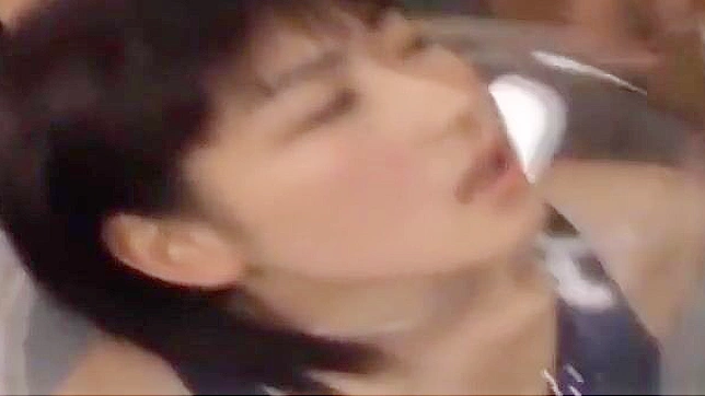 释放您的羁绊~春日井信步的性感身体在激烈的硬核动作中闪耀光芒