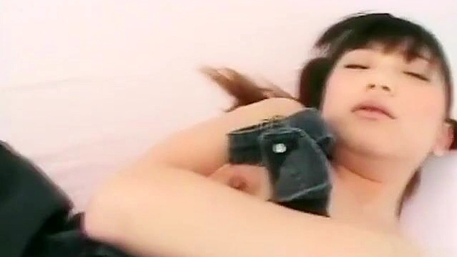 感受丰满JAV女优的魅力与她迷人的动作吧
