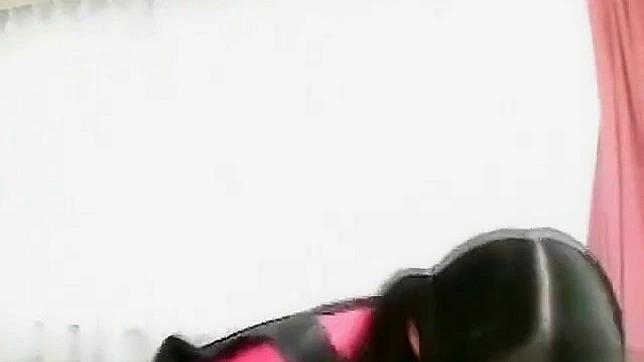 感受丰满JAV女优的魅力与她迷人的动作吧