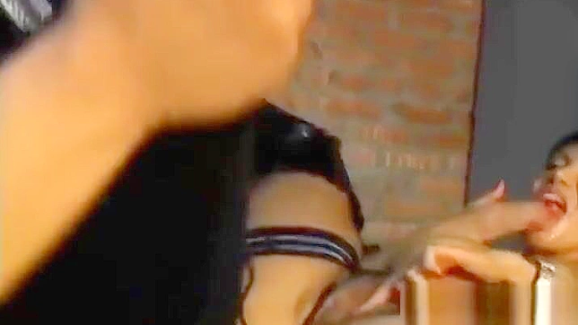 AV女巫贝丝回归，在第六部分带来更多吞精乐趣！