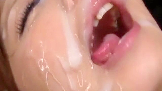 JAV魅惑女郎邀你共赏丰盛颜射秀~沉浸于她迷人美貌与难以抗拒的魅力中