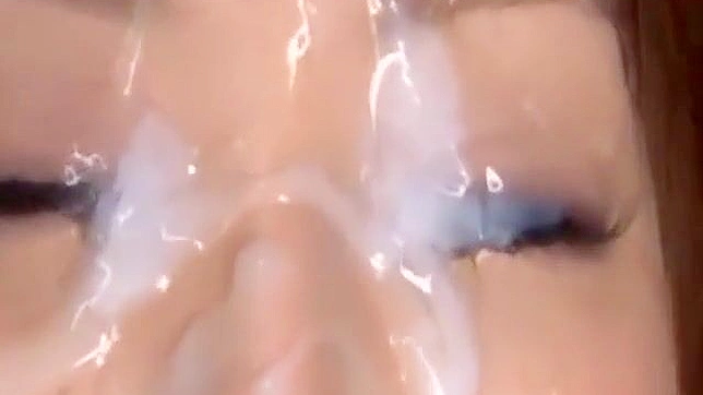 JAV魅惑女郎邀你共赏丰盛颜射秀~沉浸于她迷人美貌与难以抗拒的魅力中
