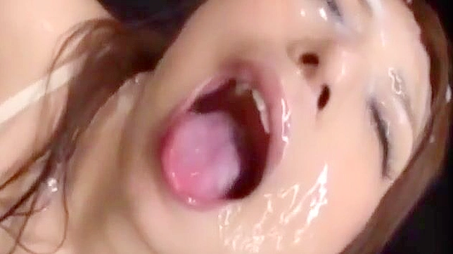 JAV魅惑女郎邀你共赏丰盛颜射秀~沉浸于她迷人美貌与难以抗拒的魅力中