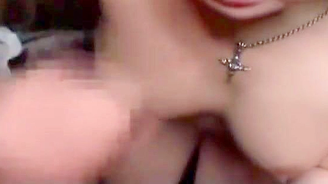 丰满美女JAV魔女享受丰盛颜射