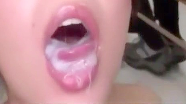 日本教师Yuka Osawa让人心跳加速~独家采访与视频集锦