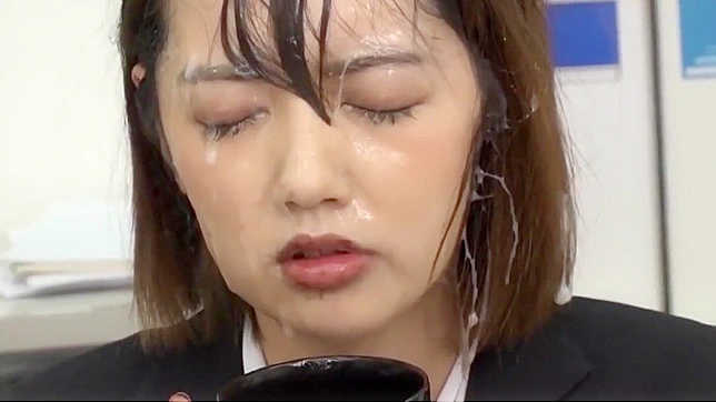 每日与迷人熟女共度布卡克高潮第二部分