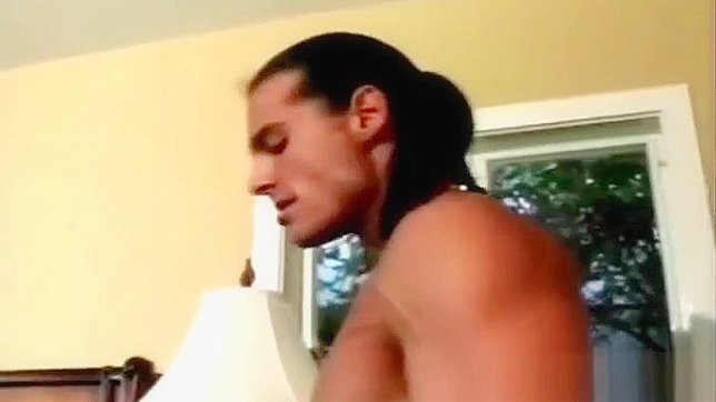 体验迷人的亚洲女巫在第一部分获得舔阴乐趣