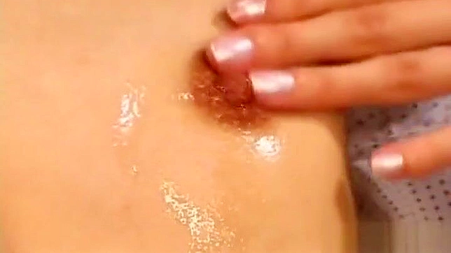 与丰腴的女士们共度欢愉时光，尽享Bukkake快感俱乐部