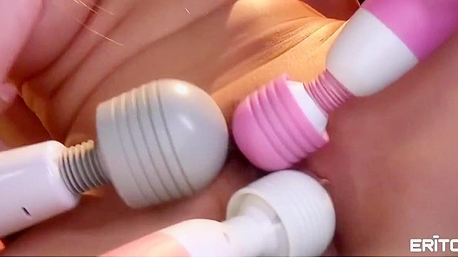 释放欲望：迷人的束缚美少女在《Bound & Fucked 2》中热辣表演