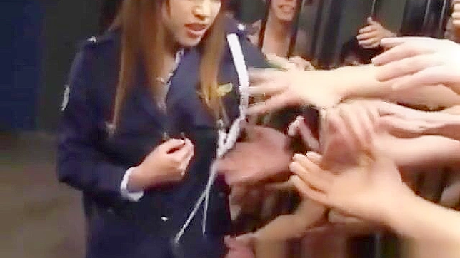 日系偶像樱井由描绘诱惑多人射精场景，带你踏上极乐之旅！