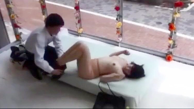 体验极致公共野战 ~ 禁忌快感释放！