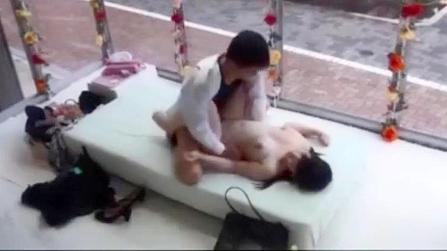 体验极致公共野战 ~ 禁忌快感释放！