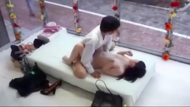 体验极致公共野战 ~ 禁忌快感释放！