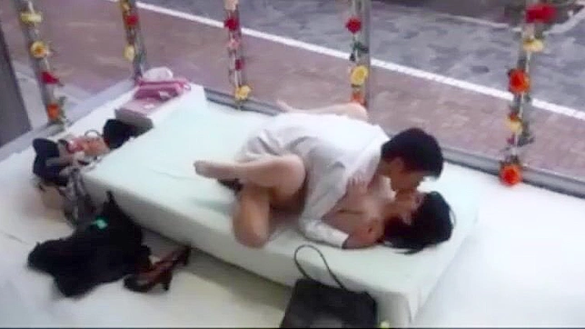 体验极致公共野战 ~ 禁忌快感释放！