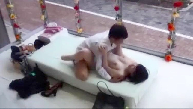 体验极致公共野战 ~ 禁忌快感释放！