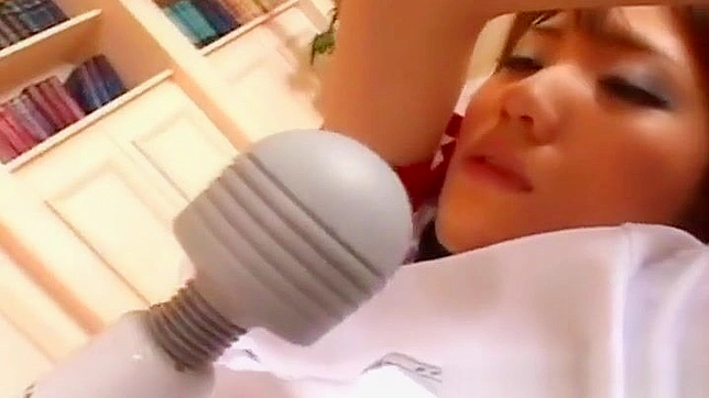 体验迷人亚洲美女与震动棒的极致欢愉！