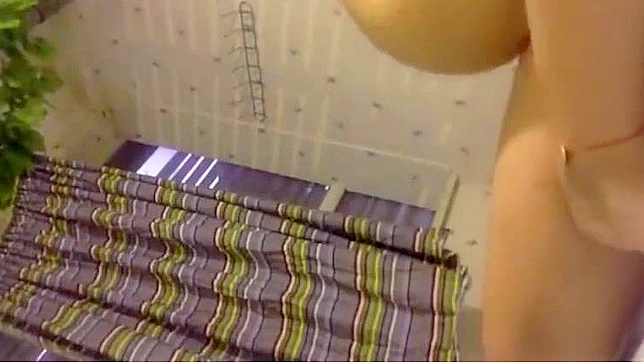 日本美女淫靡喷潮~BDSM、内射和肛交快感