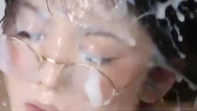 眼镜群交狂欢—日本美艳女巫的极致高潮爆发！